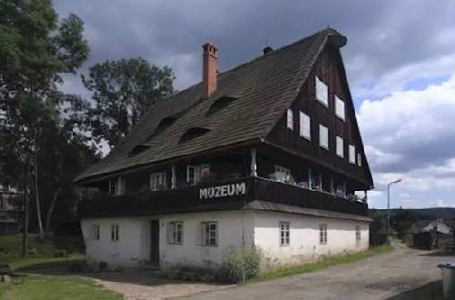 Farm��sk� trhy Karlovice ve Slezsku